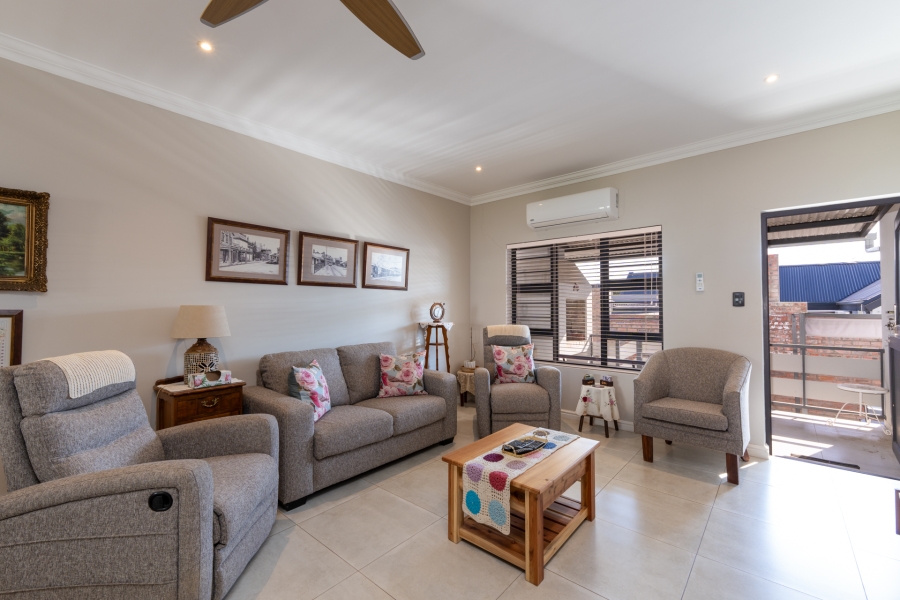 3 Bedroom Property for Sale in Oudtshoorn Central Western Cape